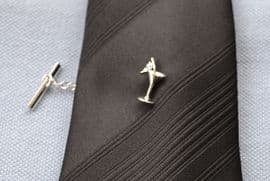 Golf Tie Tack or Tie Pin. The 19th Hole! Fun Cocktall Glass and Flag Vintage Tie-pin