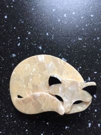 Gomina the Cat by Lea Stein of Paris in Cream Mother of Pearl