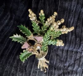 Lucky White Heather Scottish Style 1960s Brooch with Purple Jewels by Exquisite
