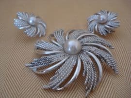 Silvery Sunburst by Sarah Coventry - Set of Silvertone and Imitation Pearl Brooch and Earclips