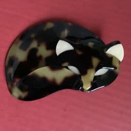 SOLD  A Gomina the Sleepy Cat Brooch by Lea Stein  in faux  Tortoiseshell