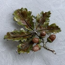 SOLD. AN Oak Leaf Brooch signed 'Exquisite -1960's pin -Acorns and Leaves