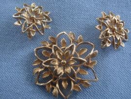 Sunflower Design by Sarah Coventry Brooch and Earclips 1960s (SOLD)