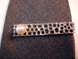 VINTAGE SILVER AND CULTURED PEARL TIE-CLIP (SOLD)