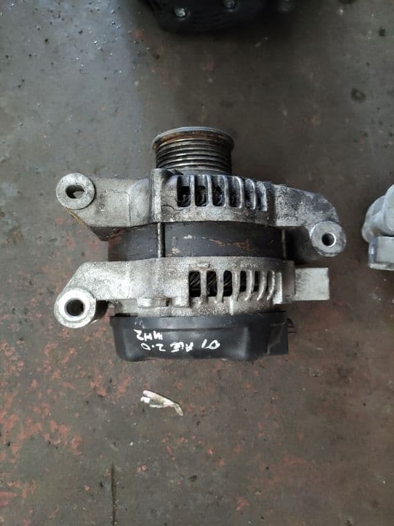 2007 Toyota Avensis 2.0 d4d - alternator