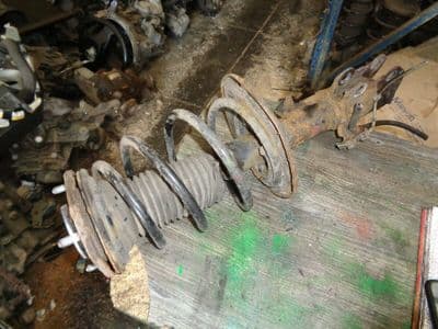 toyota avensis 1.6 D - driver front strut (2015-2018)