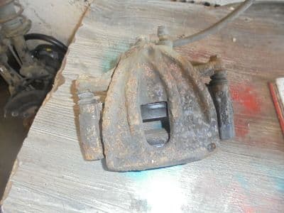 toyota avensis 1.8 - passenger front caliper (2003-2006)