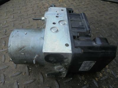 toyota avensis 2.0 D4D - abs pump (2006-2009) 0265950178