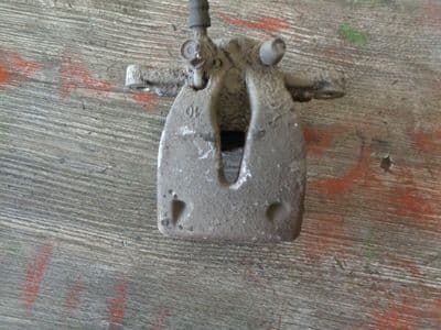 toyota avensis 2.0 d4d - drivers rear caliper (2006-2009)