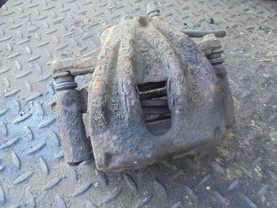 toyota avensis 2.0 D4D - passenger front caliper (2006-2009)