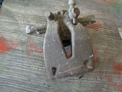 toyota avensis 2.0 d4d - passengers rear caliper (2006-2009)