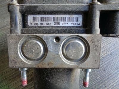 toyota avensis 2.0 d4d t270 - abs pump 0265951567 (2009-2012)