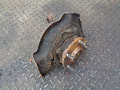 toyota avensis 2.0 d4d t270 - drivers front hub (2009-2012)