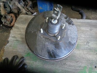 toyota avensis 2.0 d4d T270 - servo (2009-2012)