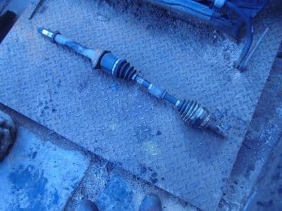 toyota avensis 2.2 D4D - passenger driveshaft (2003-2006)