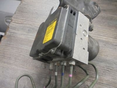 toyota avensis 2.2 D4D T4 - abs pump 0265235406  (2009-2012)