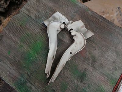 toyota avensis - bonnet hinges (2015-2018)