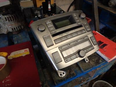 toyota avensis - cd player (2006-2009)