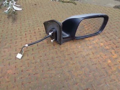 toyota avensis - drivers door mirror 2003-2006