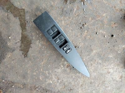 Toyota Avensis - drivers window switch 2015-2018