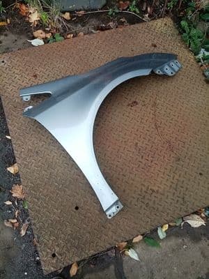 Toyota avensis - Drivers Wing (2009-2014) 1G6