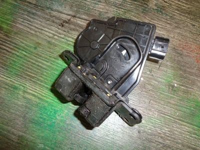 toyota avensis estate - boot catch (2015-2018)