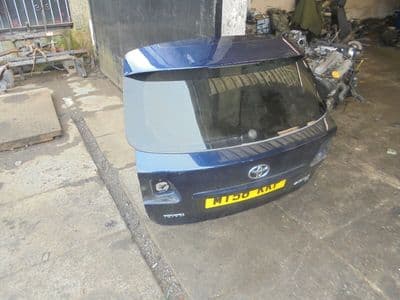 toyota avensis estate - tailgate (T270) 2009 onwards