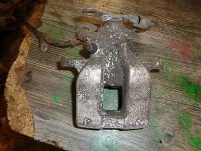 toyota avensis - passenger rear caliper (2015-2018)