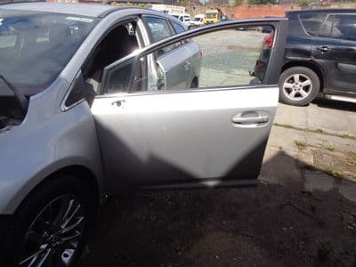 Toyota Avensis - passengers front door 2015-2018 1F7 silver
