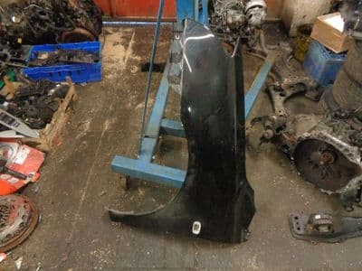 toyota avensis - passengers wing (2003-2005)