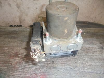 toyota avensis t27 2.0 d4d - abs pump 0265951833