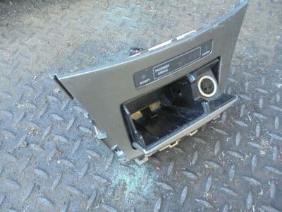 toyota avensis t27 - ashtray  (09-12)