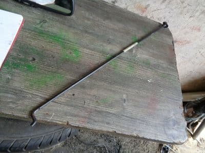 toyota avensis t27 - bonnet stay