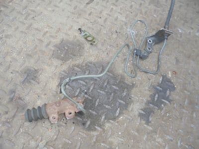 toyota avensis t27 - clutch slave cylinder
