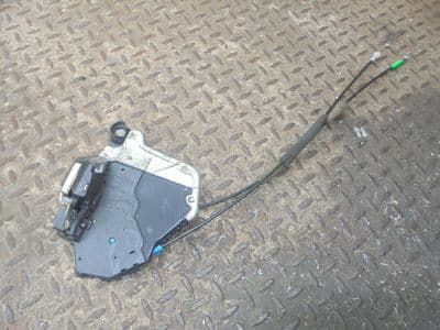 toyota avensis t27 - drivers front door lock (09-12)