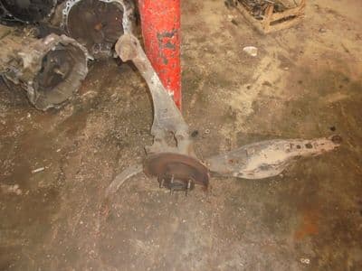 toyota avensis t27 - drivers rear suspension leg (09-12)