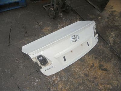 toyota avensis t27 saloon - bootlid  (09 -12)