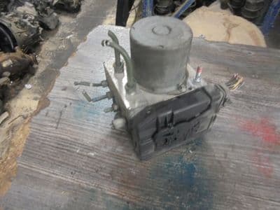 toyota avensis T270 2.0 d4d - abs pump 0265950749