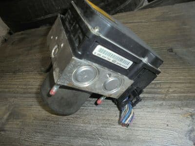 toyota avensis T270 2.0 d4d  - abs pump 0265950749 (2009-2012)