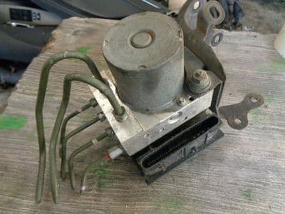 toyota avensis t270 2.0 d4d - abs pump 0265950749 (2009-2012)