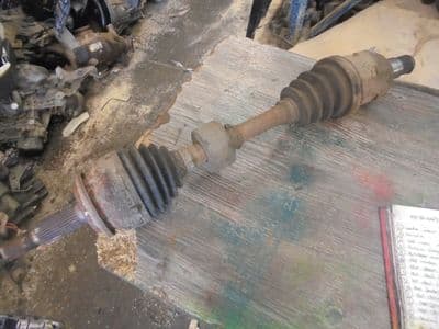 toyota avensis T270 2.0 d4d - passenger driveshaft