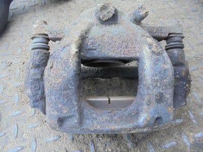 toyota avensis T270 2.0 D4D - passenger front caliper