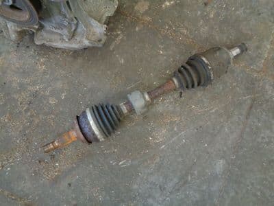 toyota avensis T270 2.0 d4d - passengers driveshaft