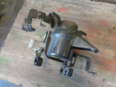 toyota avensis t270 2.2 d4d - engine mount (2012-2014)