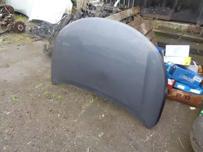 toyota avensis T270 - bonnet (2009-2012) 8U5