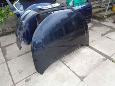 toyota avensis t270 - bonnet (2009-2014) 1H2
