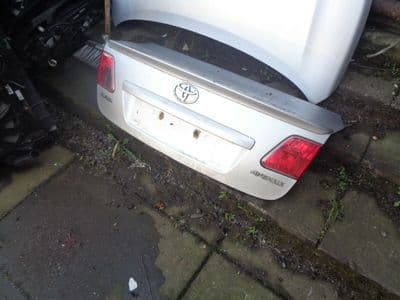 toyota avensis T270 - bootlid (2009-2011) 1F7