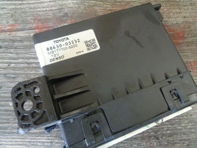 toyota avensis t270 - control module 88650 -05252 (2012-2014)