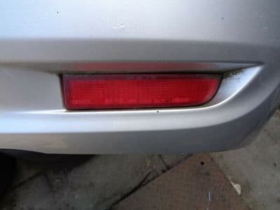 toyota avensis T270 - driver bumper reflector  (2009-2012)