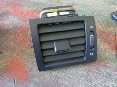 toyota avensis t270 - drivers dash vent (2009-2014)
